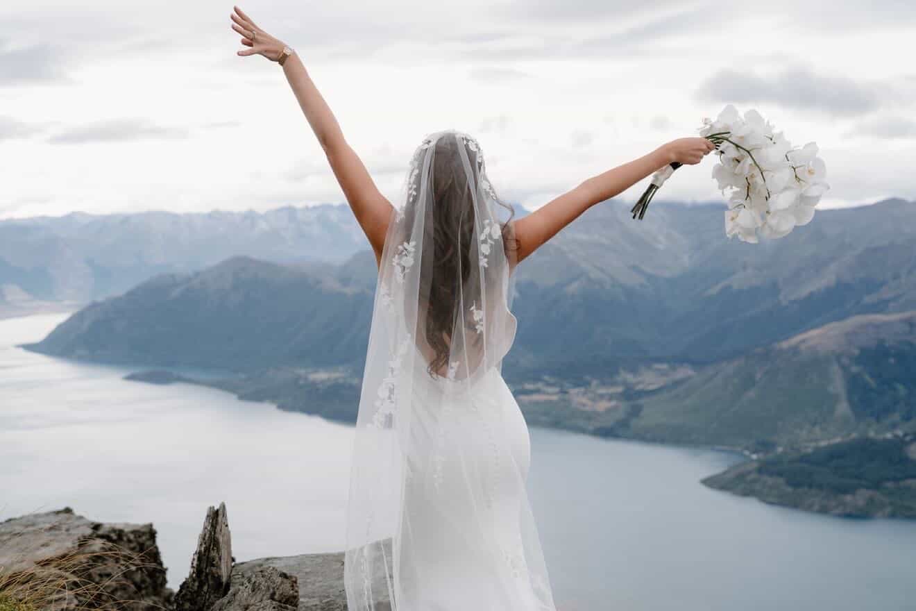 Bride above Lake Wakatipu